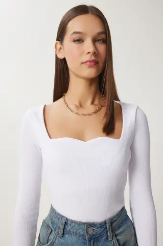 Kadın Beyaz Kalp Yaka Fitilli Örme Bluz GT00100 - Beyaz 