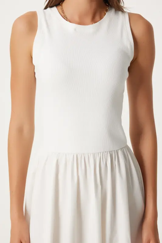 Kadın Beyaz Kolsuz Üstü Örme Elbise FN03257-Beyaz - 4