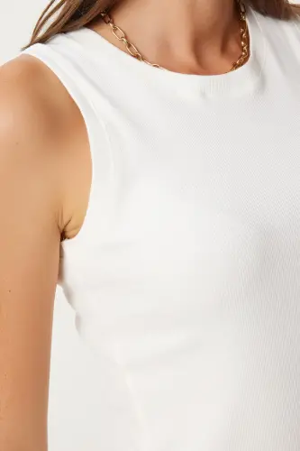 Kadın Beyaz Kolsuz Üstü Örme Elbise FN03257-Beyaz - 5