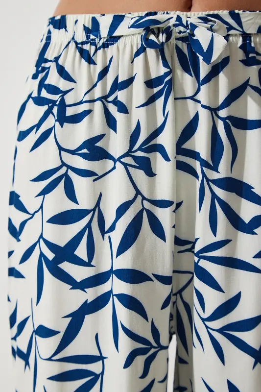 Kadın Beyaz Lacivert Desenli Dökümlü Viskon Palazzo Pantolon EN00606-Beyaz Lacivert - 5