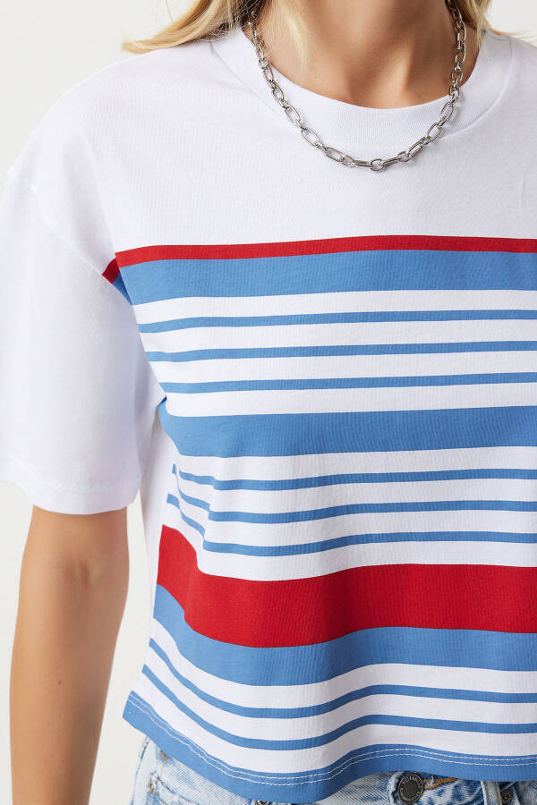 Kadın Beyaz Mavi Bisiklet Yaka Çizgili Örme T-Shirt NJ00151 - 5