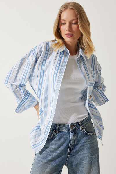 Kadın Beyaz Mavi Çizgili Pamuklu Oversize Gömlek HK00034 - 4