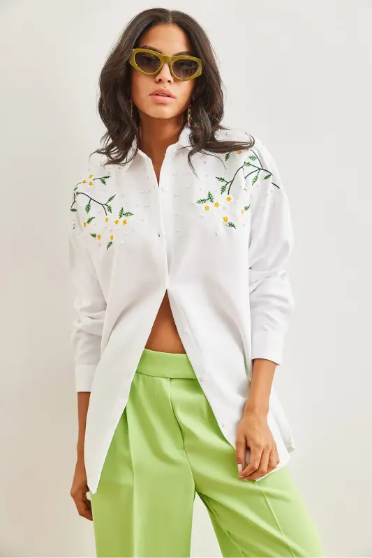 Kadın Beyaz Nakışlı İncili Yün Efektli Oversize Kışlık Gömlek GML-19001159-Beyaz - 3