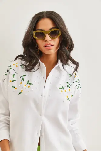 Kadın Beyaz Nakışlı İncili Yün Efektli Oversize Kışlık Gömlek GML-19001159-Beyaz - 5