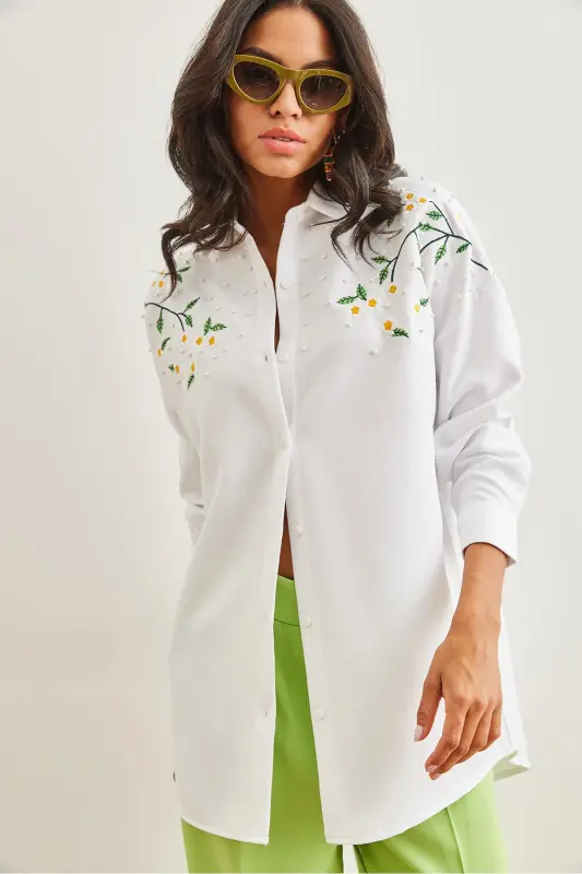 Kadın Beyaz Nakışlı İncili Yün Efektli Oversize Kışlık Gömlek GML-19001159-Beyaz - 6