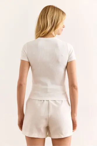 Kadın Beyaz Payet Fiyonk Detaylı İnce Fitilli Crop Bluz BLZ-19002989 - Beyaz - 17