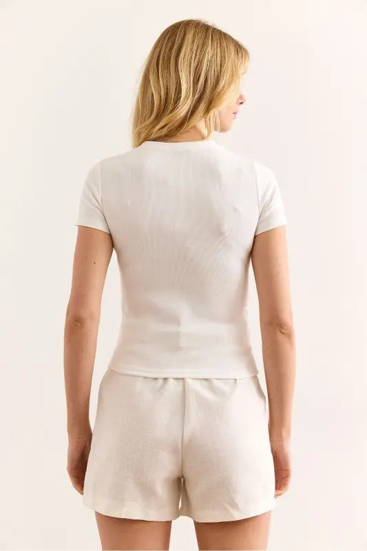 Kadın Beyaz Payet Fiyonk Detaylı İnce Fitilli Crop Bluz BLZ-19002989 - Beyaz - 8
