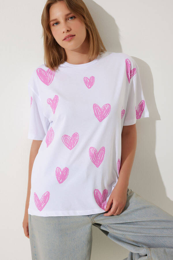 Kadın Beyaz Pembe Kalp Baskılı Oversize Pamuklu T-Shirt BP00165 - Beyaz Pembe - 1