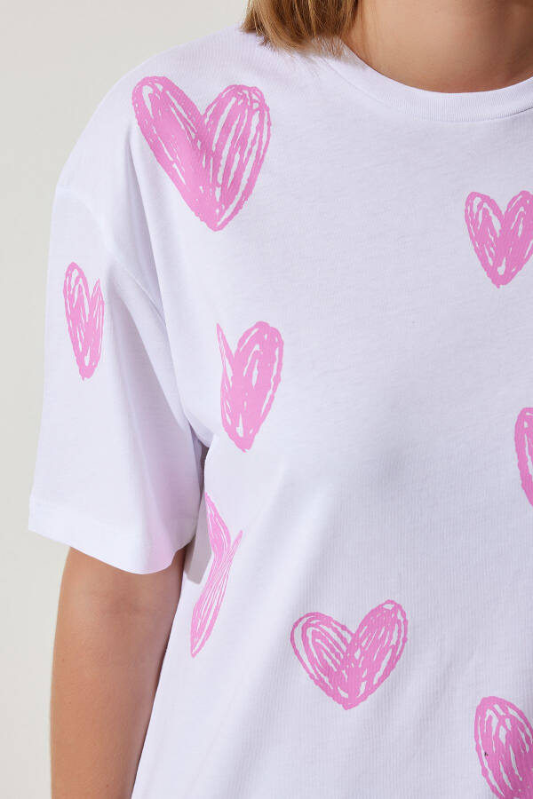 Kadın Beyaz Pembe Kalp Baskılı Oversize Pamuklu T-Shirt BP00165 - Beyaz Pembe - 3