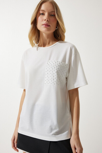Kadın Beyaz Taş Detaylı Oversize T-Shirt PB00026 - 2