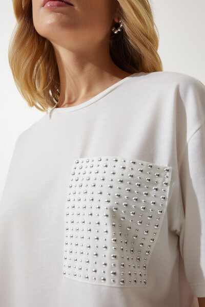 Kadın Beyaz Taş Detaylı Oversize T-Shirt PB00026 - 4