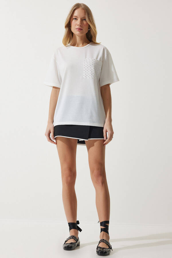 Kadın Beyaz Taş Detaylı Oversize T-Shirt PB00026 - 5