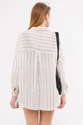 Kadın Beyaz Uzun Kollu Cep Detaylı Sırtı Pileli Çizgili Oversize Gömlek ARM-24Y001053-Beyaz - 5