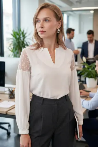 Weiße Ballonbluse aus Tüll mit V-Ausschnitt und Ärmeln für Damen ARM-20K001038 - Weiß 