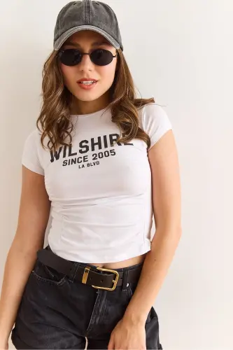 Kadın Beyaz Willshire Baskılı Büzgü Detaylı Likralı Pamuk Tişört TSH-19000923-Beyaz - 4