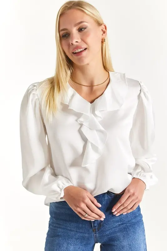 Kadın Beyaz Yakası Fırfırlı Omuzu Büzgülü Kolu Lastikli Pamuk Saten Bluz Arm-22k001059-Beyaz - 3