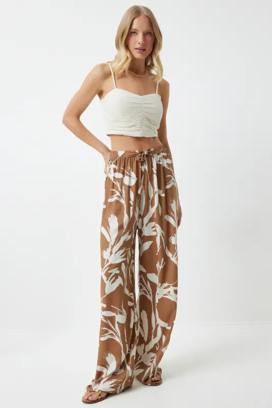 Kadın Bisküvi Beyaz Desenli Dökümlü Viskon Palazzo Pantolon EN00606-Bisküvi Beyaz - HAPPINESS İSTANBUL