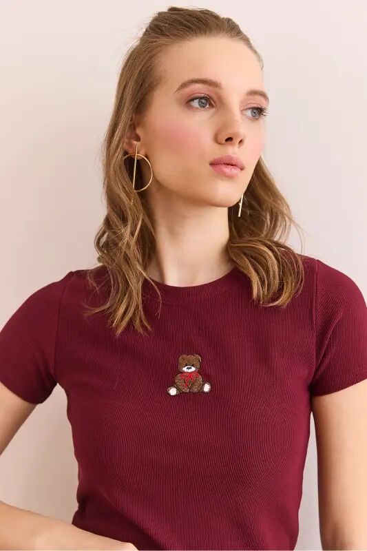 Kadın Bordo Ayıcık Nakışlı Crop İnce Fitilli Bluz BLZ-19002902 - Bordo - 4