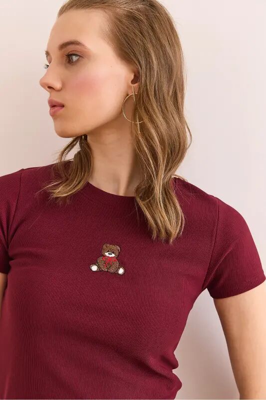 Kadın Bordo Ayıcık Nakışlı Crop İnce Fitilli Bluz BLZ-19002902 - Bordo - 7