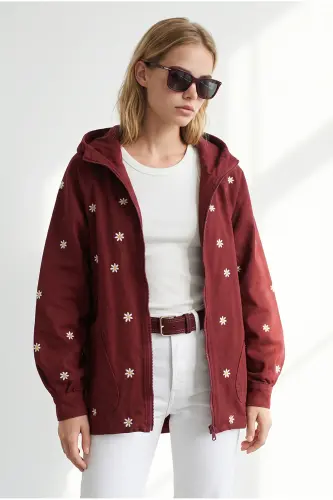 Kadın Bordo Fermuarlı Cepli Kapüşonlu Nakış Detaylı Denim Ceket CKT-19000380 - Bordo - 4