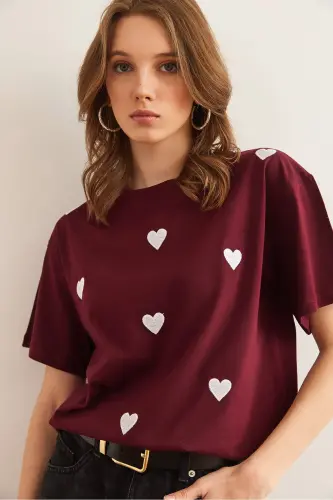 Kadın Bordo Kalp Nakışlı Pamuk Regular Fit Tişört TSH-19000864-Bordo - 5