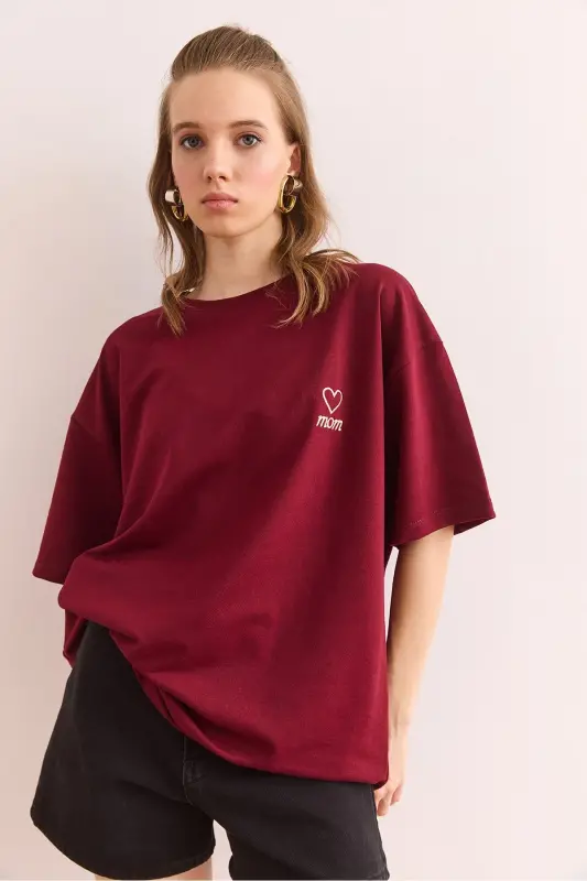 Kadın Bordo Mom Nakışlı 2 İplik Oversize Tişört TSH-19000785-Bordo - 5