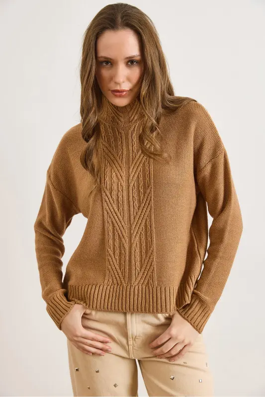 Kadın Camel Dik Yaka Ortası Saç Örgülü Triko Kazak KZK-19000912 - Camel - 3