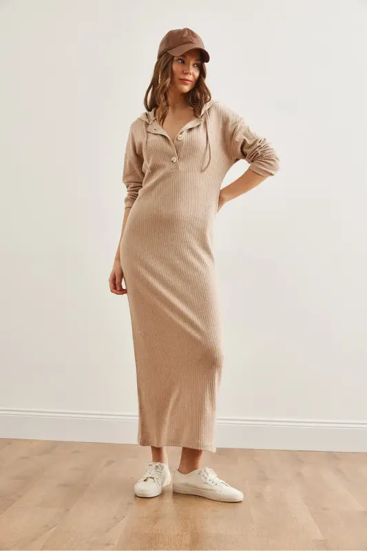 Kadın Camel Düğmeli Kapşonlu Oversize Fitilli Maxi Elbise ELB-19002319 - Camel - 3