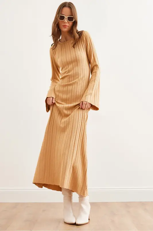 Kadın Camel Kendinden Kuşaklı İspanyol Kol Maxi Triko Elbise ELB-19002290 - Camel - 1