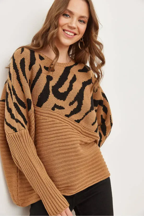 Kadın Camel Zebra Detaylı Triko Kazak KZK-19000819-Camel - 4