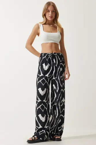 Kadın Canlı Siyah Beyaz Desenli Dökümlü Viskon Palazzo Pantolon EN00606-Canlı Siyah Beyaz - HAPPINESS İSTANBUL (1)