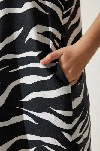 Kadın Canlı Siyah Beyaz Desenli Yazlık Çan Elbise BV00053-Canlı Siyah Beyaz - 5