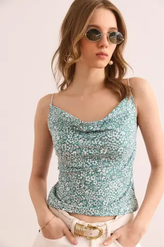 Kadın Çiçek Mint Yeşili Degaje Yaka İp Askılı Bluz BLZ-19000987 - Çiçek Mint Yeşili - OLALOOK (1)