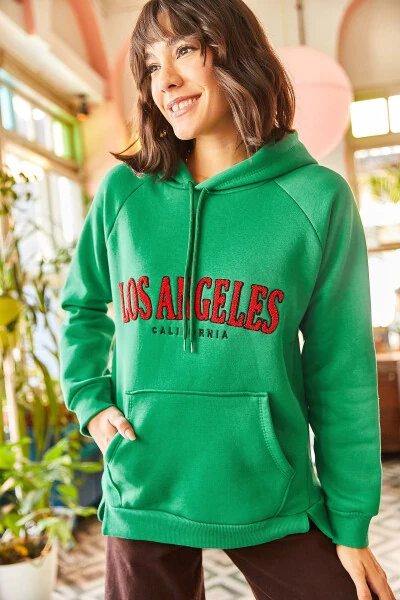 Kadın Çimen Yeşili Kapüşonlu Punch Aplikeli İçi Polarlı Oversize Sweatshirt SWT-19000582-Çimen Yeşili - 1