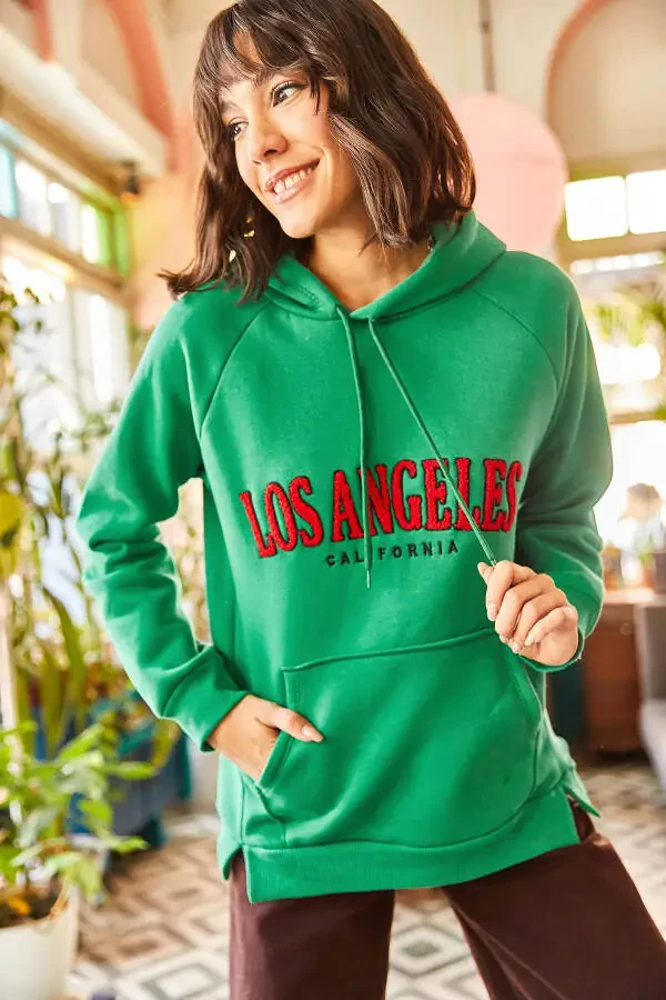 Kadın Çimen Yeşili Kapüşonlu Punch Aplikeli İçi Polarlı Oversize Sweatshirt SWT-19000582-Çimen Yeşili - 4