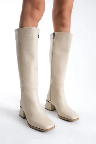 Kadın Diz Altı Kırışık Krem Topuklu Parlak Detaylı Fermuarlı Deri Görünümlü Uzun Çizme-Kırışık Rugan Krem - 5