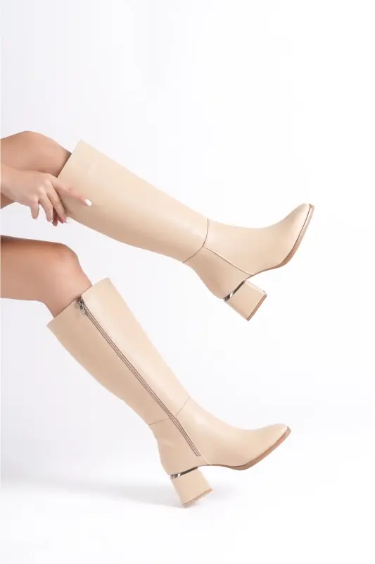Kadın Diz Altı Nut Topuklu Parlak Detaylı Fermuarlı Deri Görünümlü Uzun Çizme-Nut - LIMEO