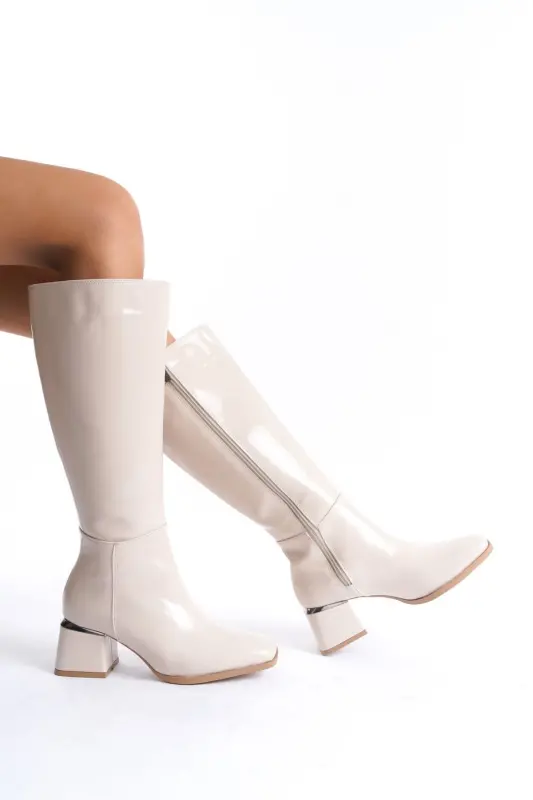 Kadın Diz Altı Rugan Krem Topuklu Parlak Detaylı Fermuarlı Parlak Uzun Çizme-Rugan Krem - 7