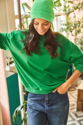 Kadın Düz Çimen Yeşili Basic Yumuşak Dokulu Salaş Sweatshirt SWT-19000457 - Düz Çimen Yeşili - 3