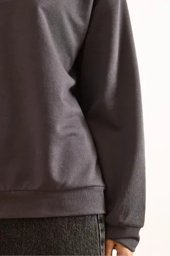 Kadın Düz Füme Basic Yumuşak Dokulu Salaş Sweatshirt SWT-19000457 - Düz Füme - 6