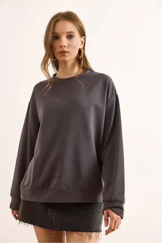 Kadın Düz Füme Basic Yumuşak Dokulu Salaş Sweatshirt SWT-19000457-Düz Füme - 4