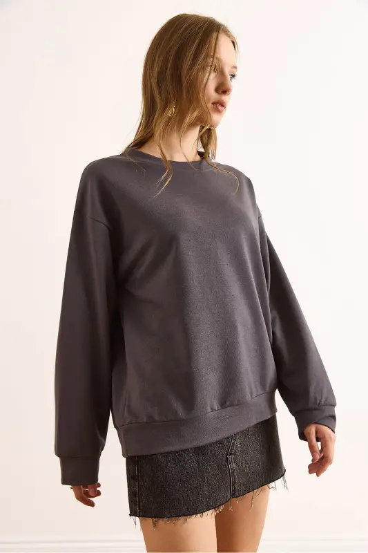 Kadın Düz Füme Basic Yumuşak Dokulu Salaş Sweatshirt SWT-19000457-Düz Füme - 5
