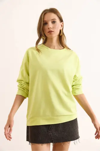 Kadın Düz Neon Sarı Basic Yumuşak Dokulu Salaş Sweatshirt SWT-19000457 - Düz Neon Sarı - 4