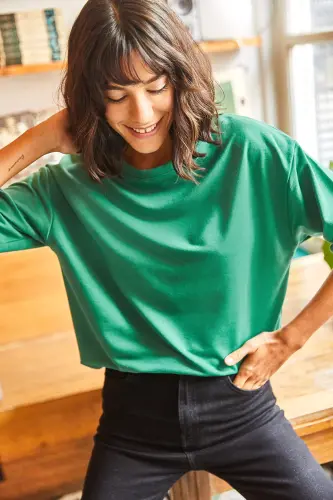 Kadın Düz Zümrüt Yeşili Basic Yumuşak Dokulu Salaş Sweatshirt SWT-19000457-Düz Zümrüt Yeşili - 4