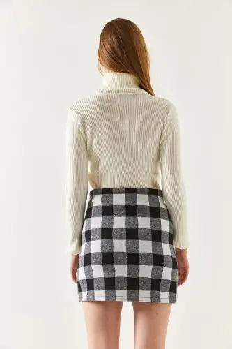 Kadın Ekose Desen Dikişli Yırtmaçlı Mini Etek Arm-22y001196-SİYAH - 4