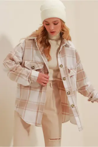 Kadın Ekru Bej Ekose Desenli Kaşe Pamuklu Oversize Safari Ceket Gömlek Alc-X7142-EKRU BEJ - 3