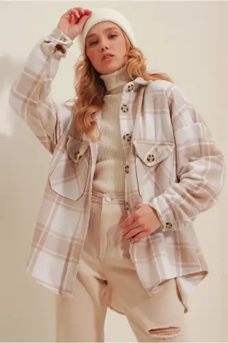 Kadın Ekru Bej Ekose Desenli Kaşe Pamuklu Oversize Safari Ceket Gömlek Alc-X7142-EKRU BEJ - 4