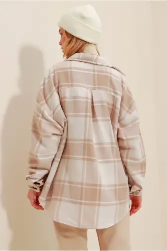 Kadın Ekru Bej Ekose Desenli Kaşe Pamuklu Oversize Safari Ceket Gömlek Alc-X7142-EKRU BEJ - 5