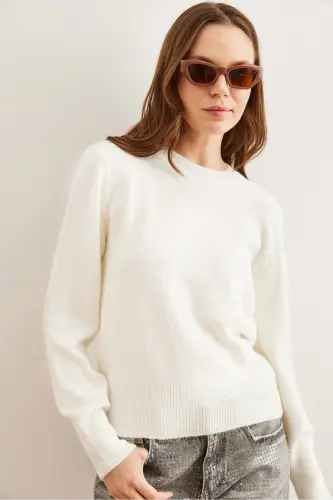 Kadın Ekru Bisiklet Yaka Yumuşak Dokulu Basic Triko Kazak KZK-19000845-Ekru - 3