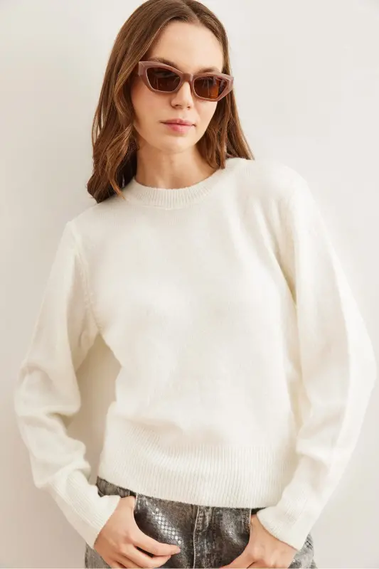 Kadın Ekru Bisiklet Yaka Yumuşak Dokulu Basic Triko Kazak KZK-19000845-Ekru - 2